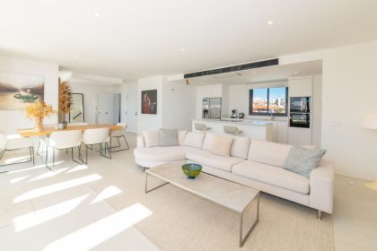 2c9fde3ae4c406b2cb56c32a5b837a63 - 18