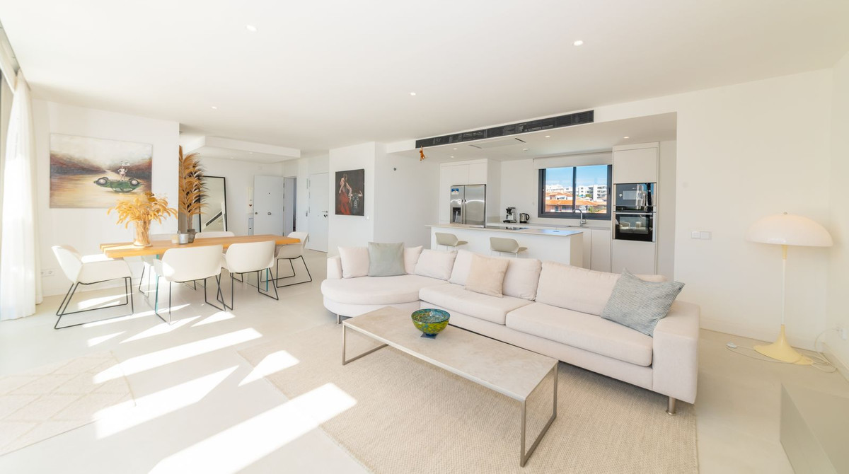 2c9fde3ae4c406b2cb56c32a5b837a63 - 18