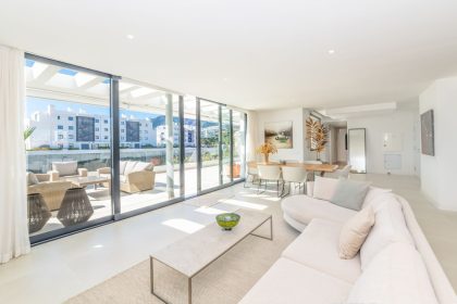 2c9fde3ae4c406b2cb56c32a5b837a63 - 21