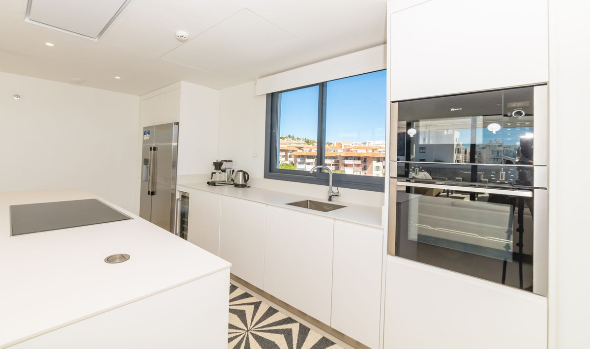 2c9fde3ae4c406b2cb56c32a5b837a63 - 22