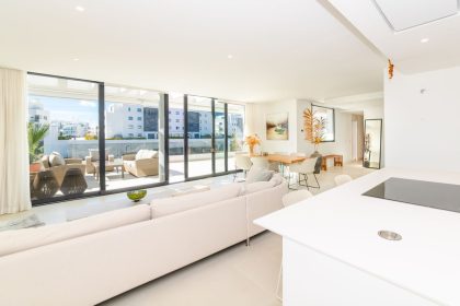 2c9fde3ae4c406b2cb56c32a5b837a63 - 23