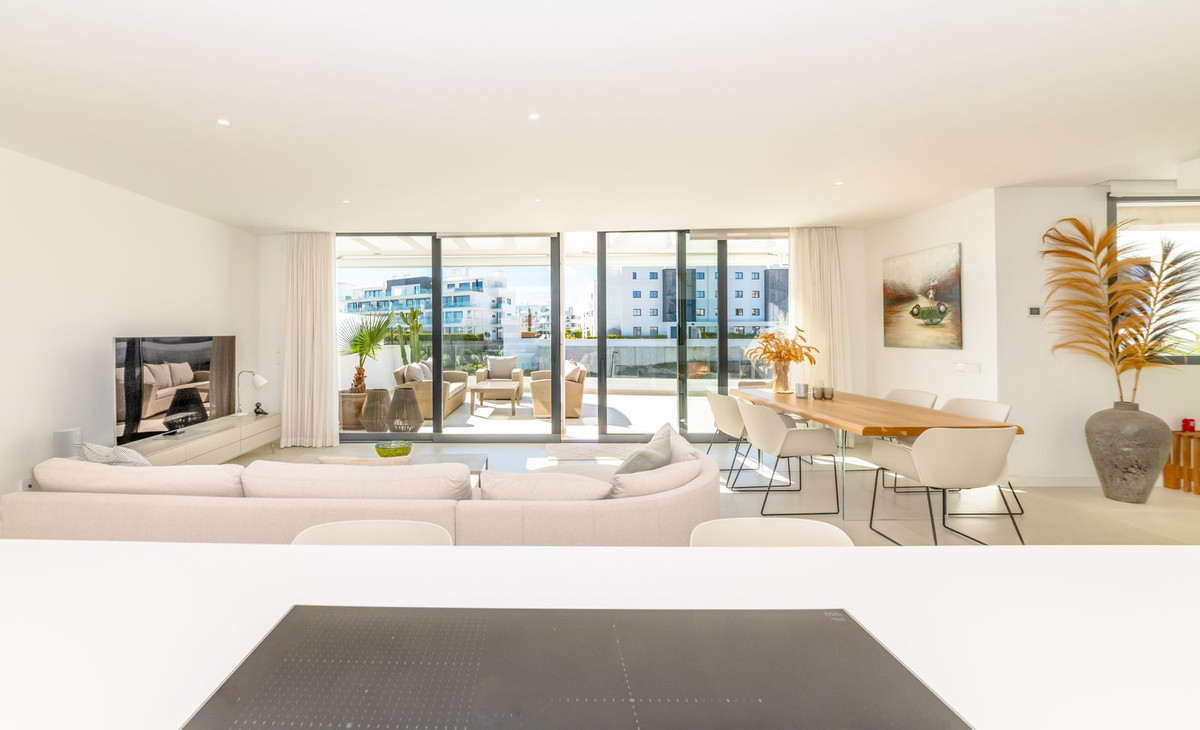 2c9fde3ae4c406b2cb56c32a5b837a63 - 24