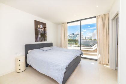 2c9fde3ae4c406b2cb56c32a5b837a63 - 52