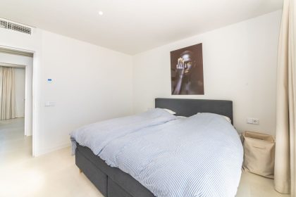 2c9fde3ae4c406b2cb56c32a5b837a63 - 54