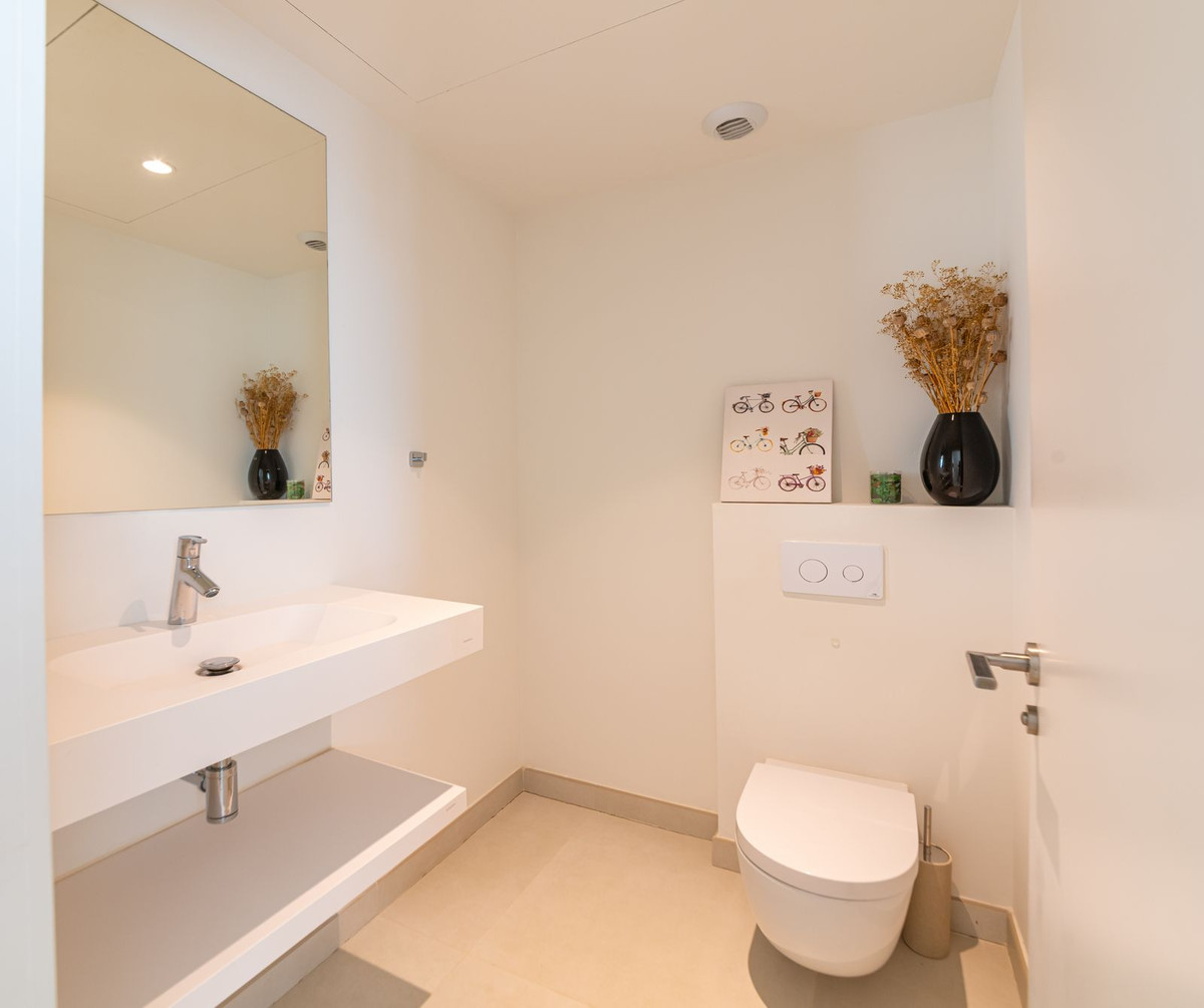 2c9fde3ae4c406b2cb56c32a5b837a63 - 63