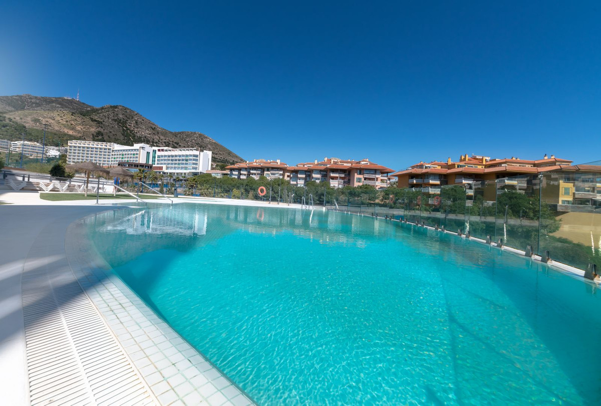 2c9fde3ae4c406b2cb56c32a5b837a63 - 68