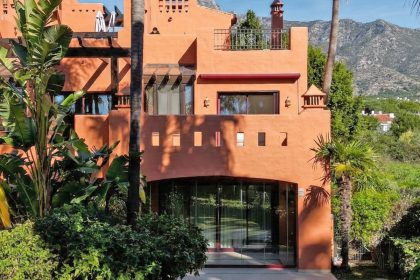 2cec53e5c24411c96137913150aeb660 - 1