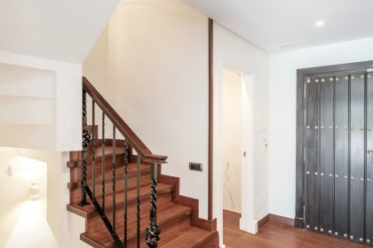 2cec53e5c24411c96137913150aeb660 - 12