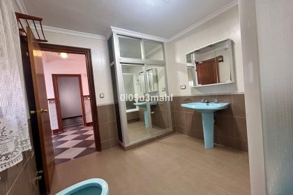 2db1ff695a1c10f2702bde65d346d073 - 20