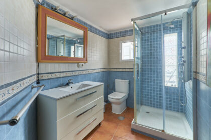 2e1ae8a4747048332dd62f0106c24c82 - 19