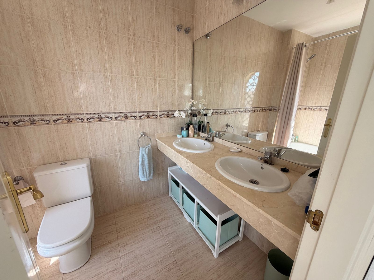 2e6c32df08b4b7c57133f41c879ba351 - 17