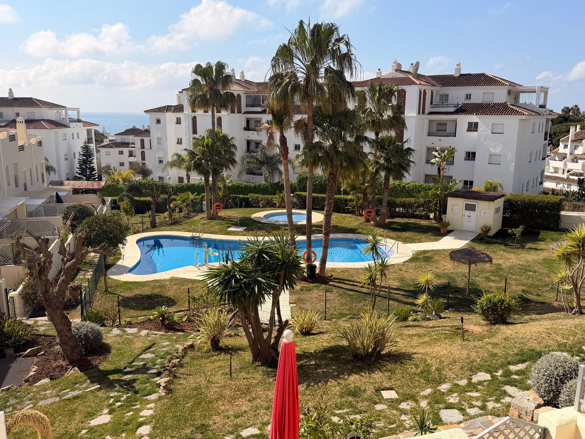 2e6c32df08b4b7c57133f41c879ba351 - 21