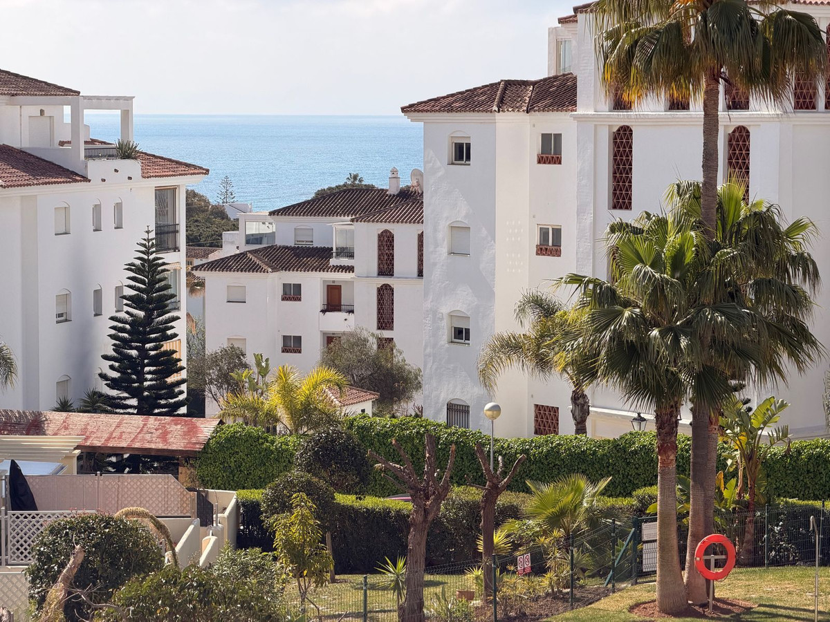 2e6c32df08b4b7c57133f41c879ba351 - 23