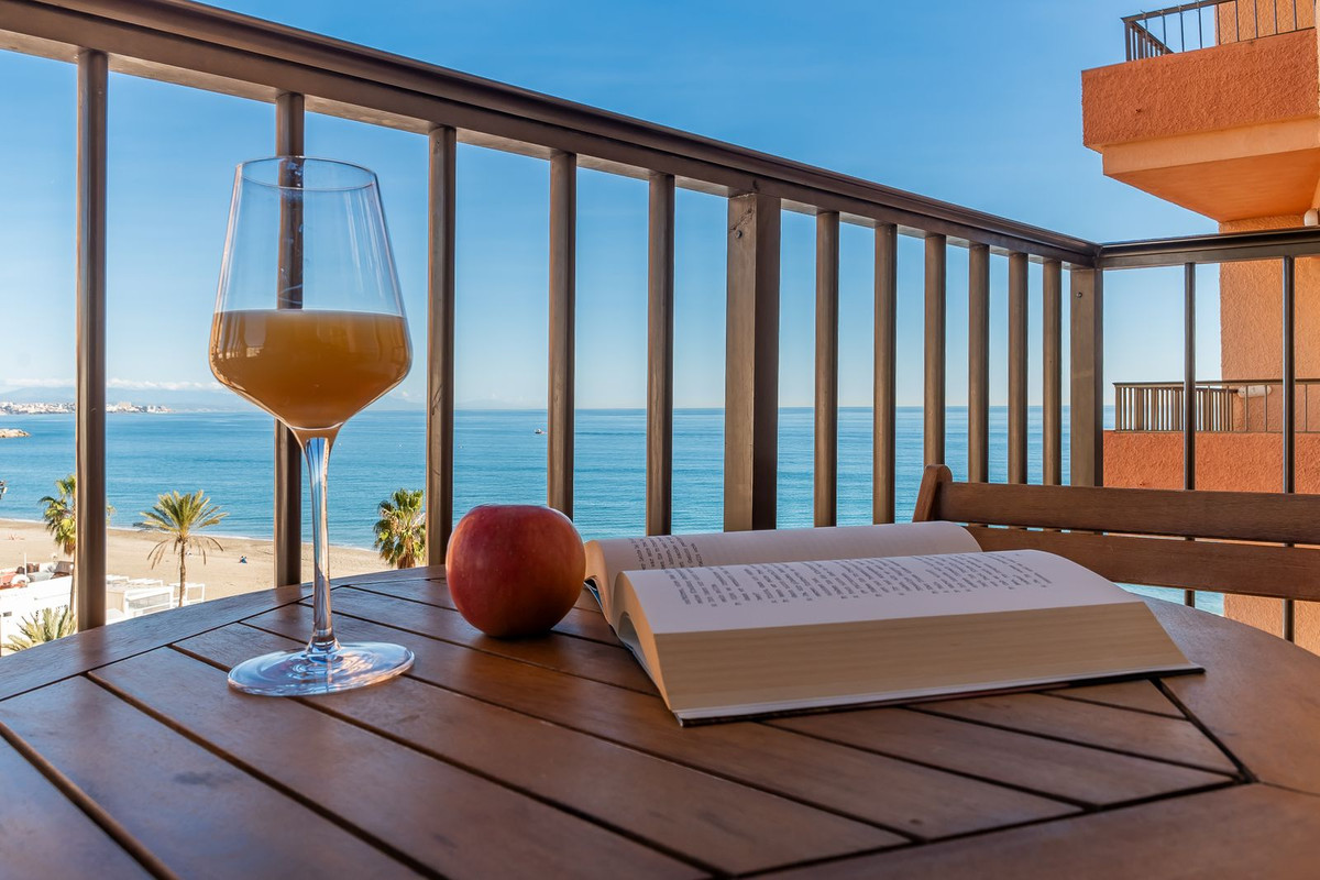 2efca577ffa48ad6d61ffc29719bd817 - 18