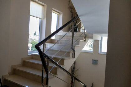 2f52a4db243a0b5f1176bf72befde1df - 23