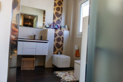 2f52a4db243a0b5f1176bf72befde1df - 27