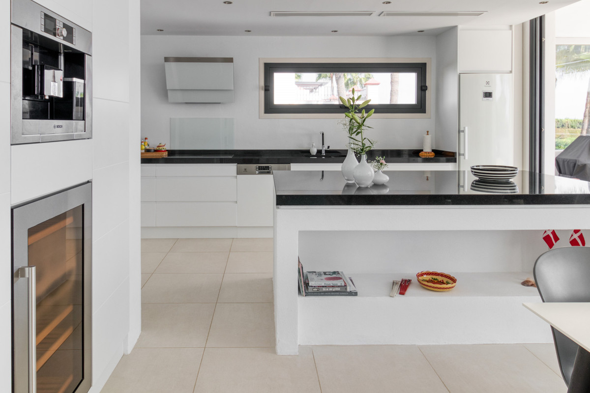 3059b0f76ceea17267c8ed028b0f5e07 - 12