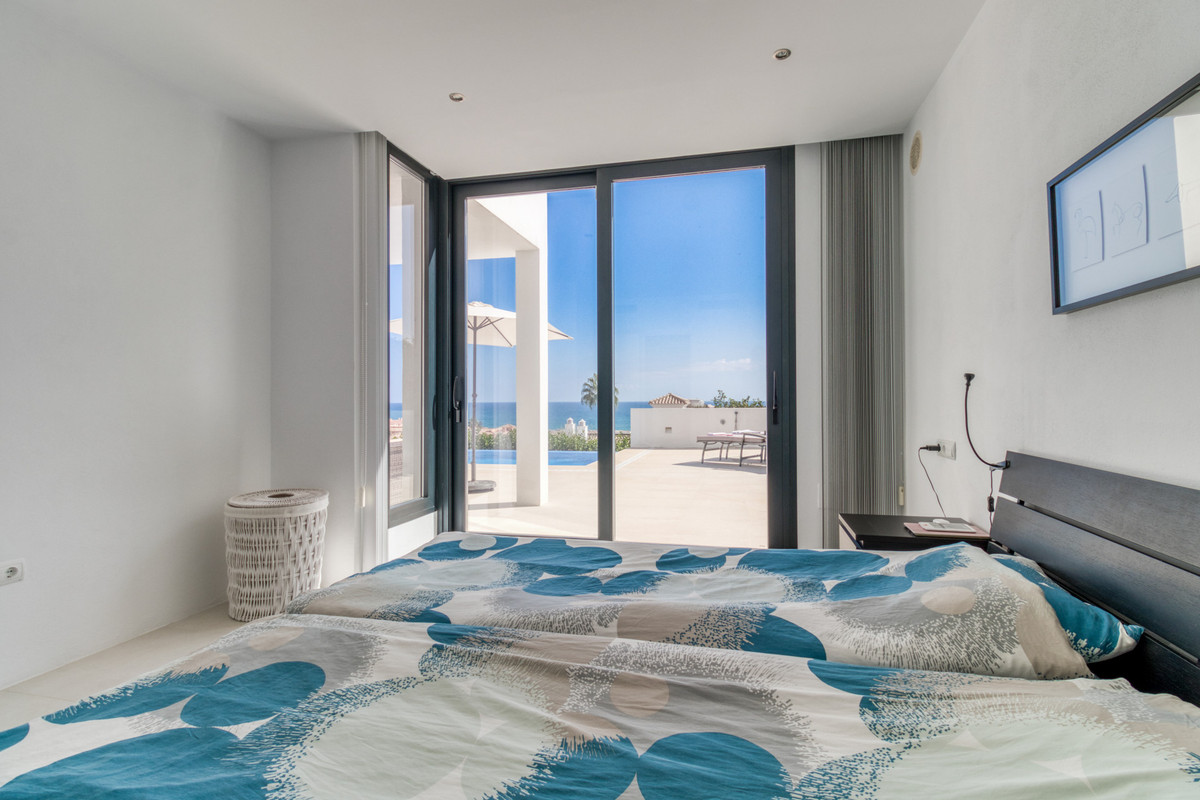 3059b0f76ceea17267c8ed028b0f5e07 - 14