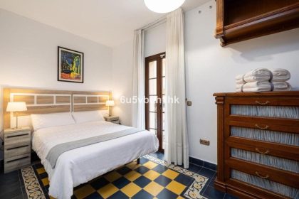 30802a371687e06ee9b8119a7d3124ac - 15