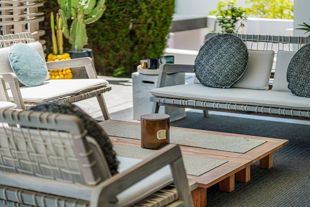 3091367a31a5b374ae46c9104c507683 - 12