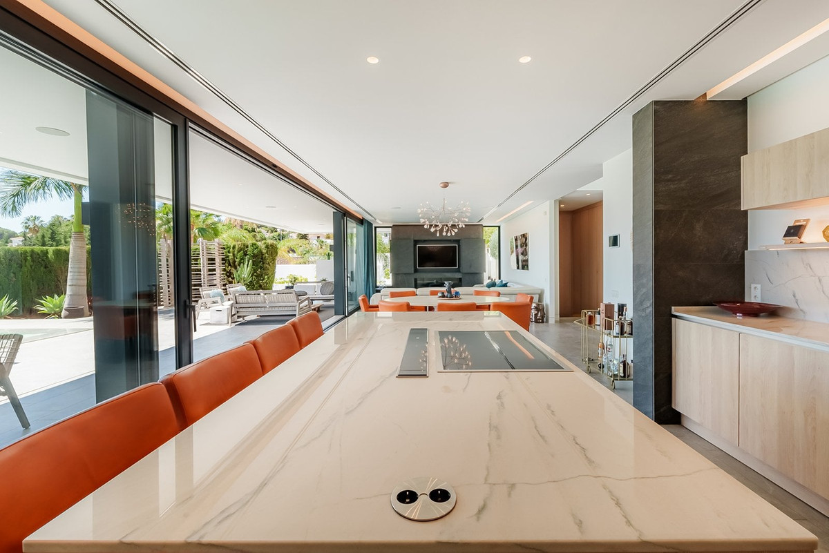 3091367a31a5b374ae46c9104c507683 - 18