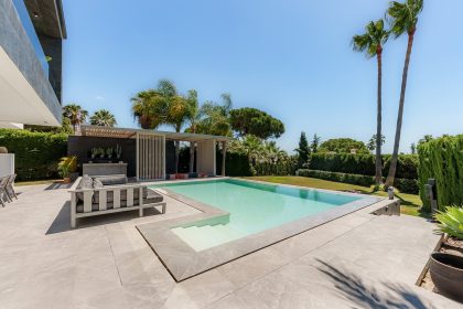 3091367a31a5b374ae46c9104c507683 - 9