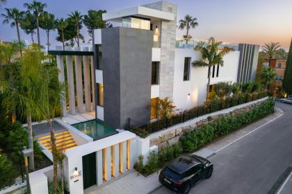 30e145155586346eb6fa3c91f4e48870 - 32