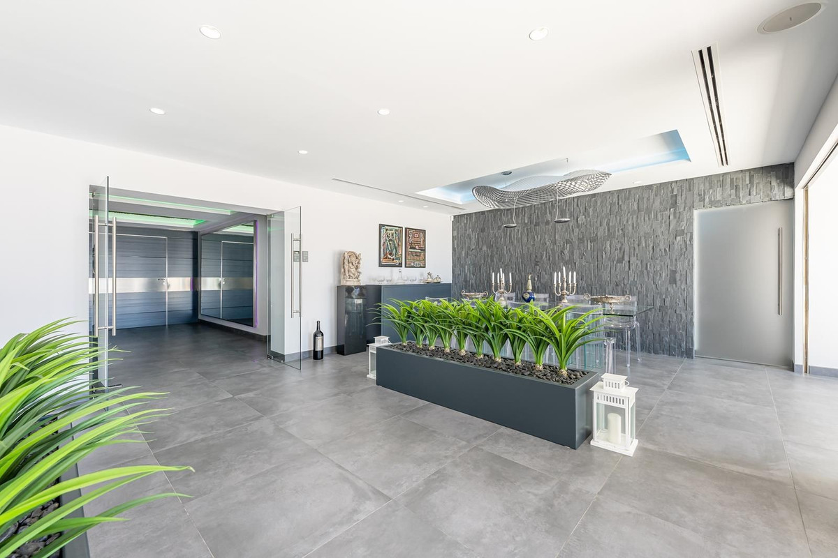 315b44f0403a5f6e2693b6e46c990161 - 19