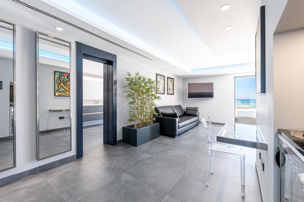 315b44f0403a5f6e2693b6e46c990161 - 23