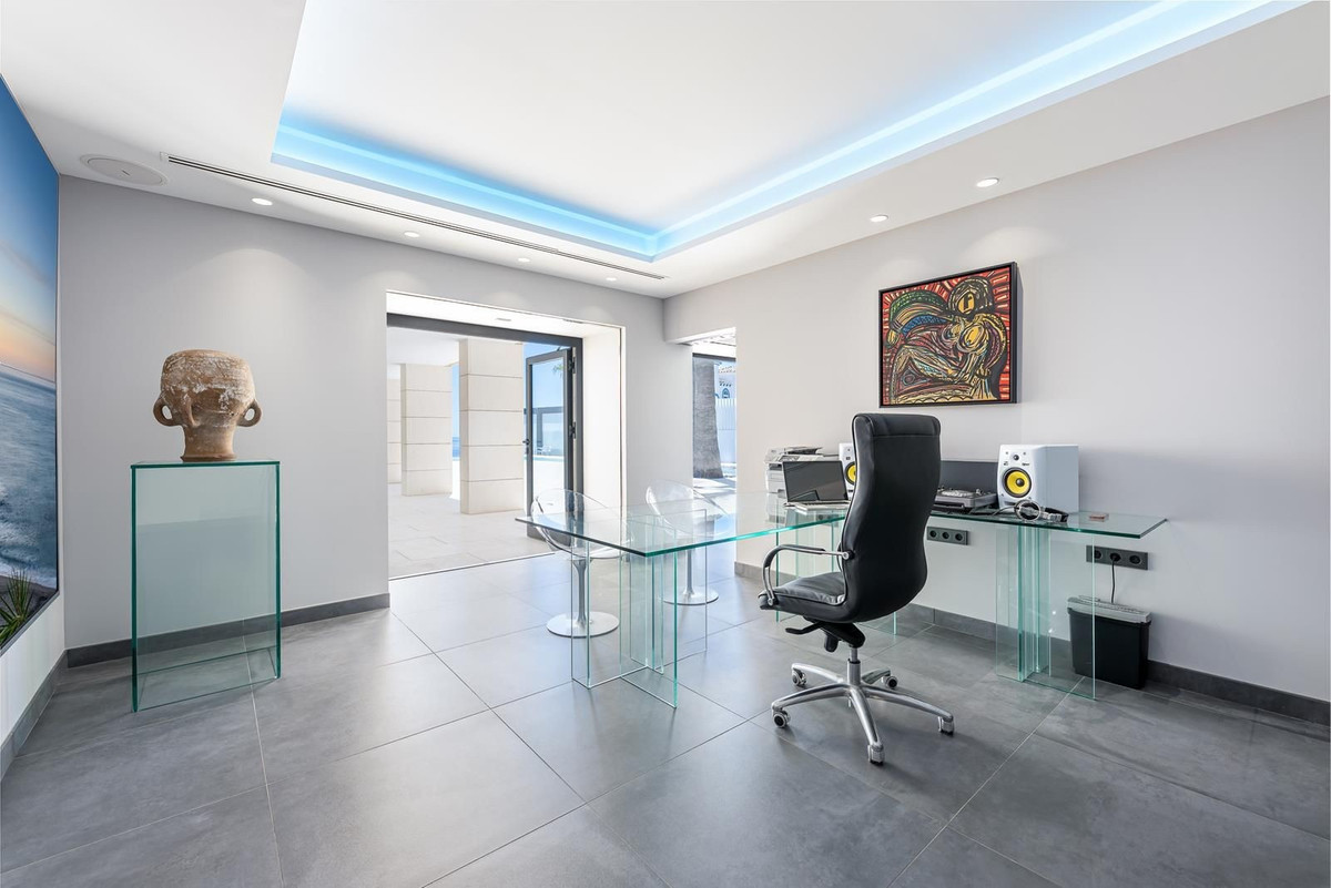 315b44f0403a5f6e2693b6e46c990161 - 32