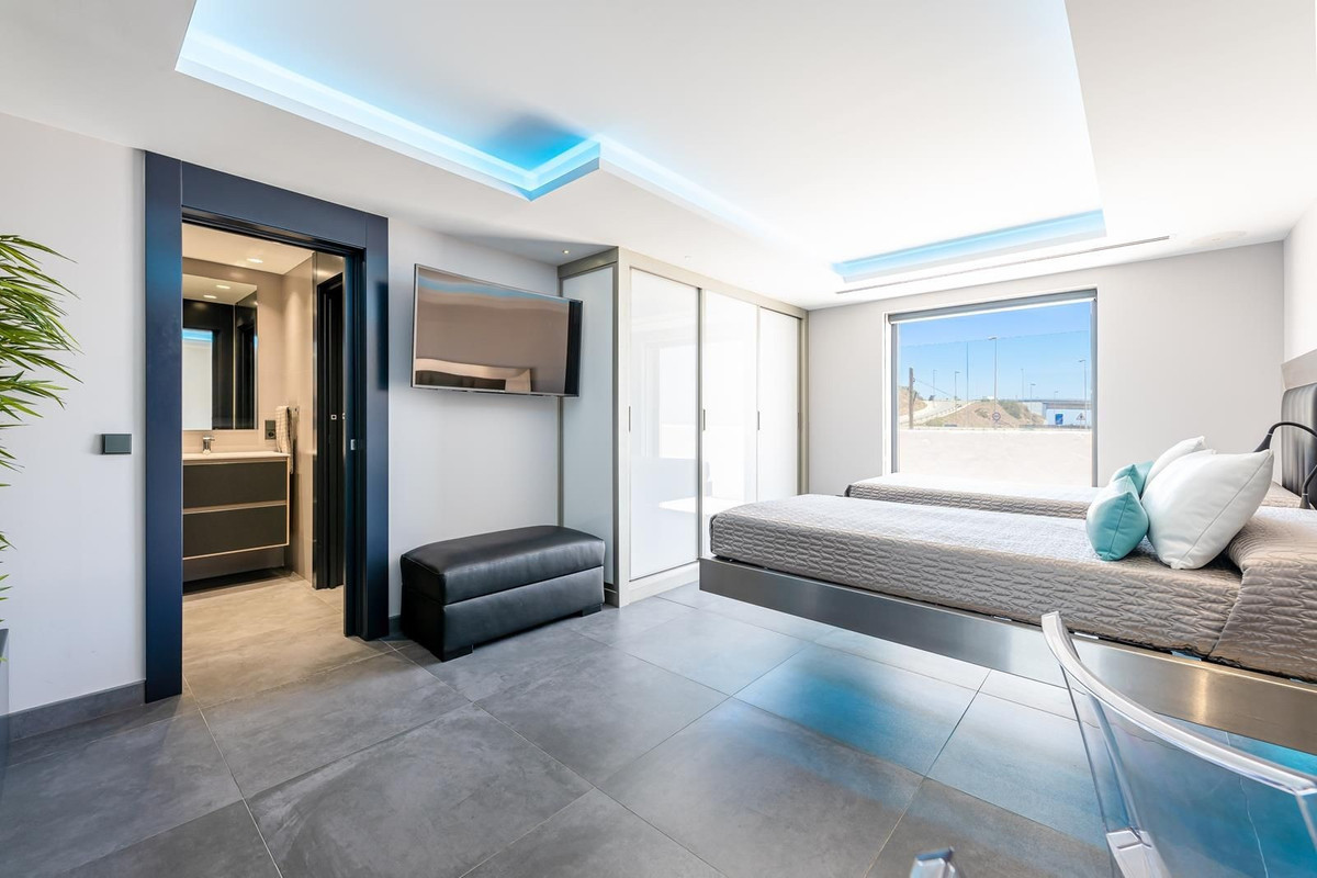 315b44f0403a5f6e2693b6e46c990161 - 41