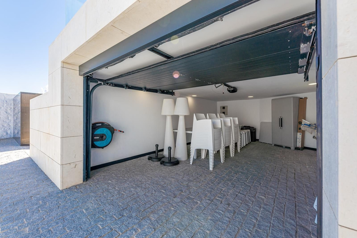 315b44f0403a5f6e2693b6e46c990161 - 51