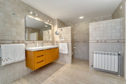 3188f73c966136f46e48335983698ba6 - 18