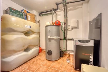 3188f73c966136f46e48335983698ba6 - 30