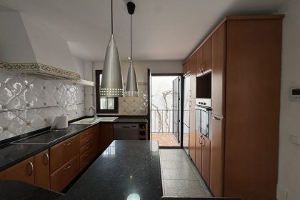 31a75b626059daa572dbece70779fdbc - 10