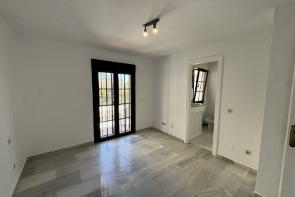 31a75b626059daa572dbece70779fdbc - 23