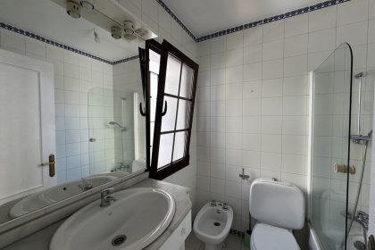 31a75b626059daa572dbece70779fdbc - 25