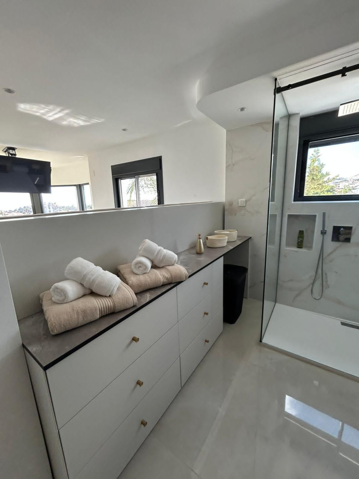 3226bca245badfc79ab66ab06a6961f8 - 12