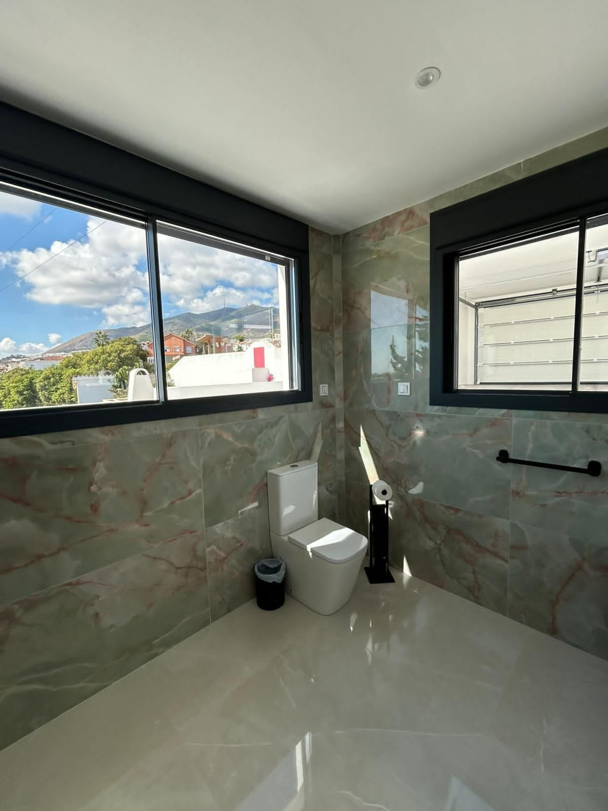 3226bca245badfc79ab66ab06a6961f8 - 13