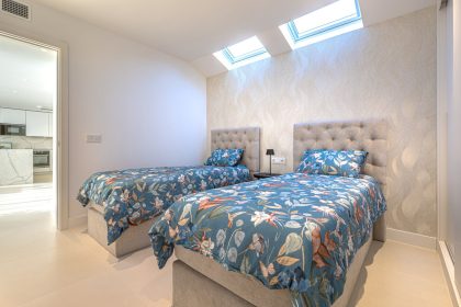 3232a6dee90e7adbff2c2f7e528a7b1c - 17