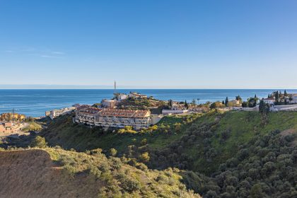 3232a6dee90e7adbff2c2f7e528a7b1c - 25