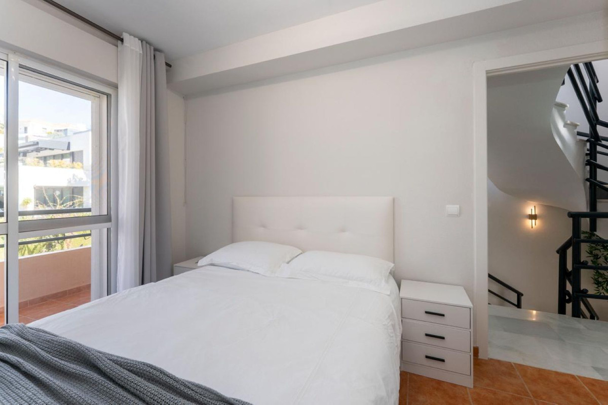 32b42b0eb541c5707c40db51d70924e7 - 21