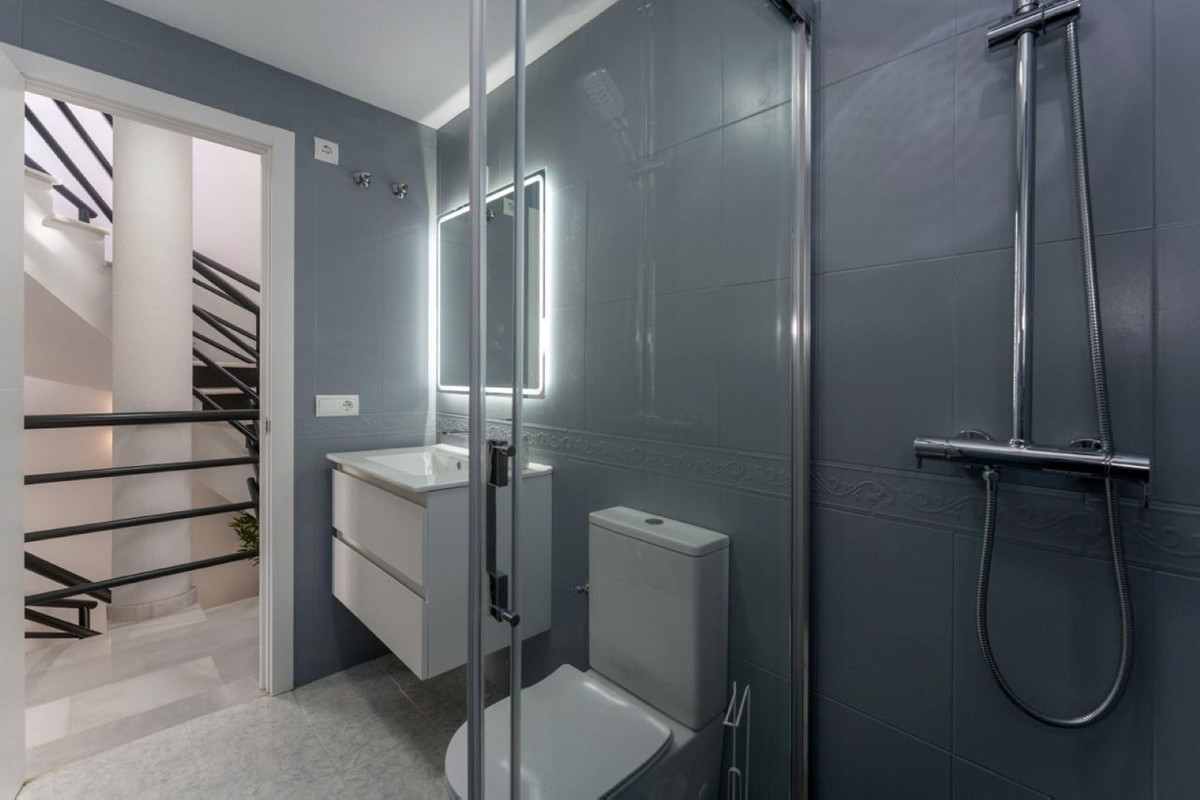 32b42b0eb541c5707c40db51d70924e7 - 26