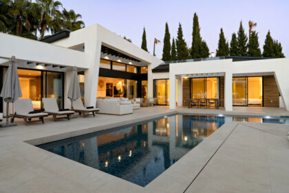 3379fbbd9a57742fc63a3163e1beceed - 3