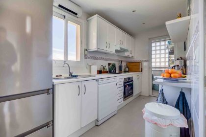 337c2e59836a578709a05c26de01e9a6 - 13