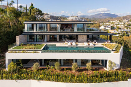 341edaa695b4ea7cb4e24d976115cfef - 26