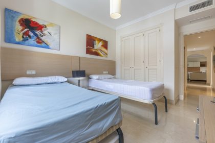 347e7e926f244f50d9fa85d6f516db99 - 24