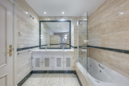 347e7e926f244f50d9fa85d6f516db99 - 31