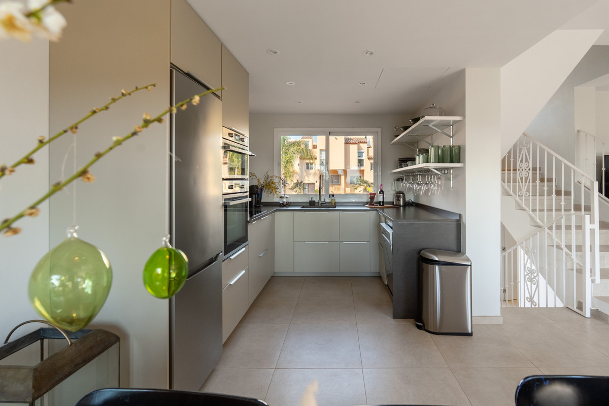 34ec6f6a6d3c2315ca52ee19c2427498 - 13