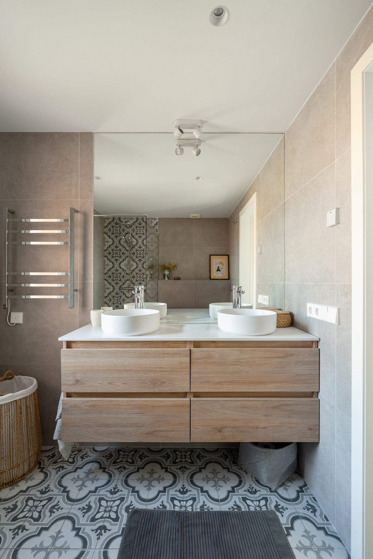 34ec6f6a6d3c2315ca52ee19c2427498 - 24